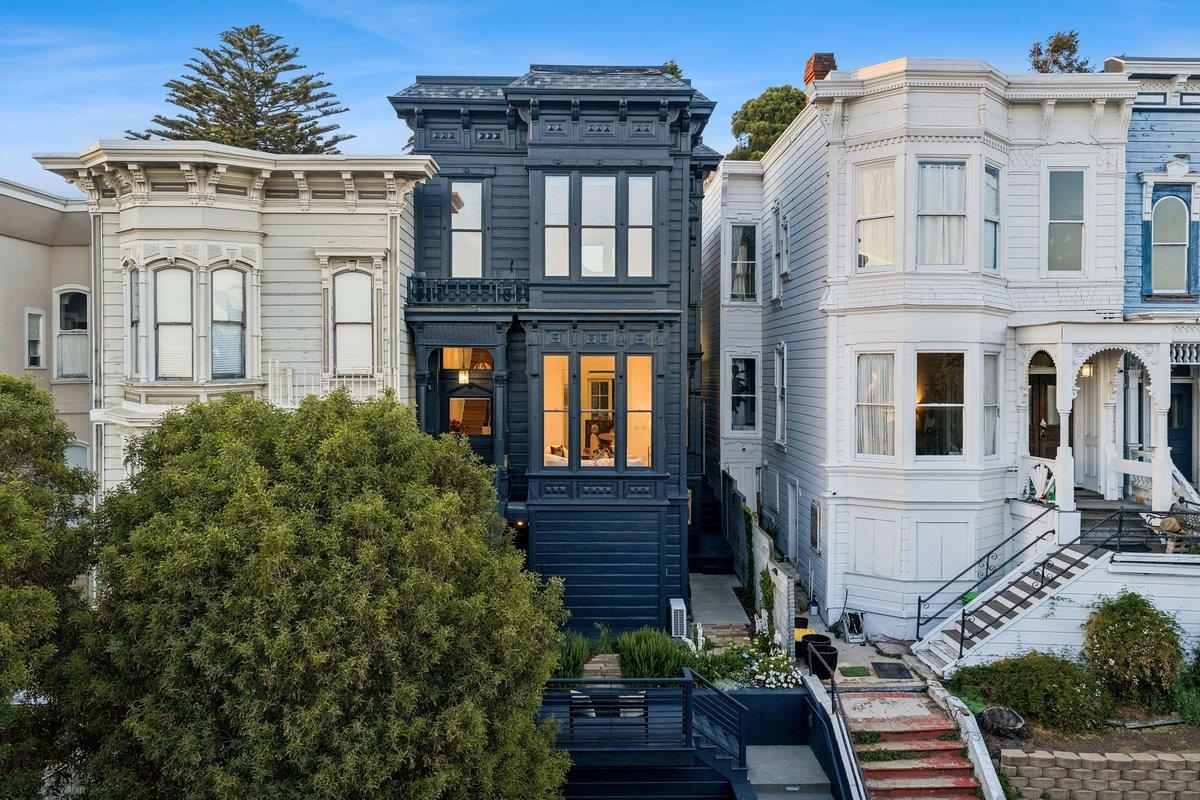 2148 Pine Street