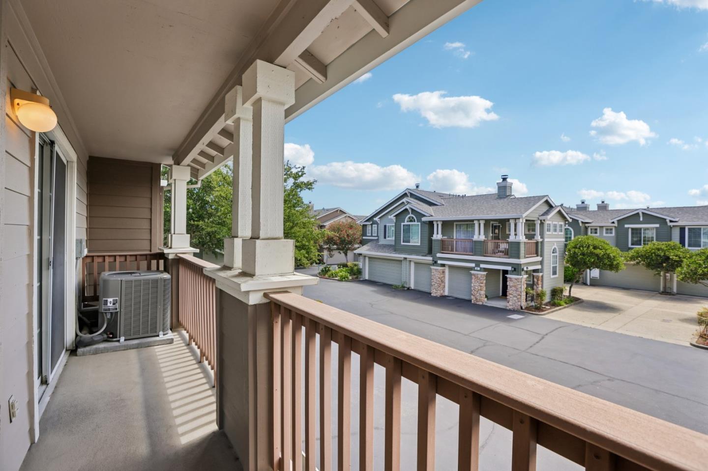 702 Destiny LN