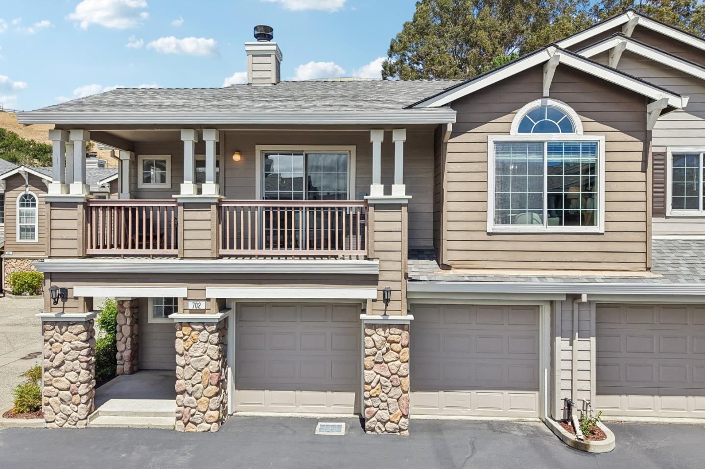 702 Destiny LN