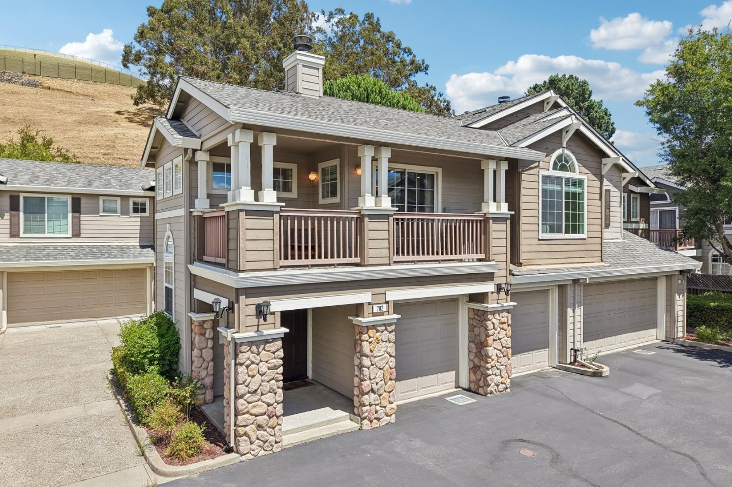 702 Destiny LN