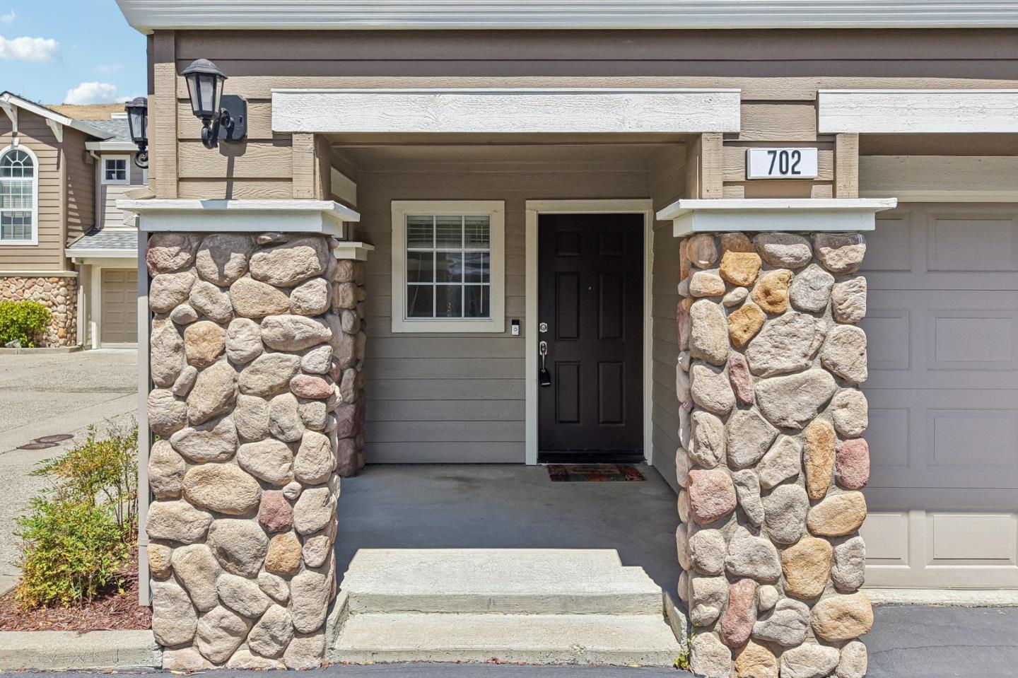 702 Destiny LN
