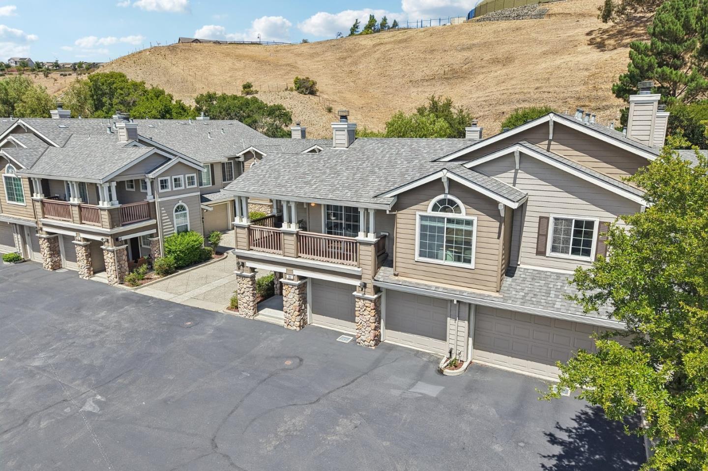 702 Destiny LN