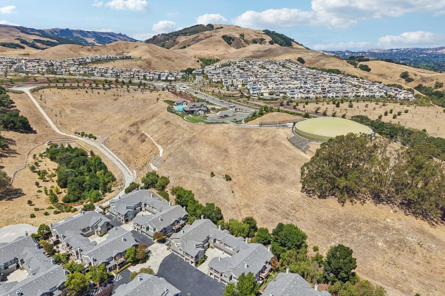 702 Destiny LN