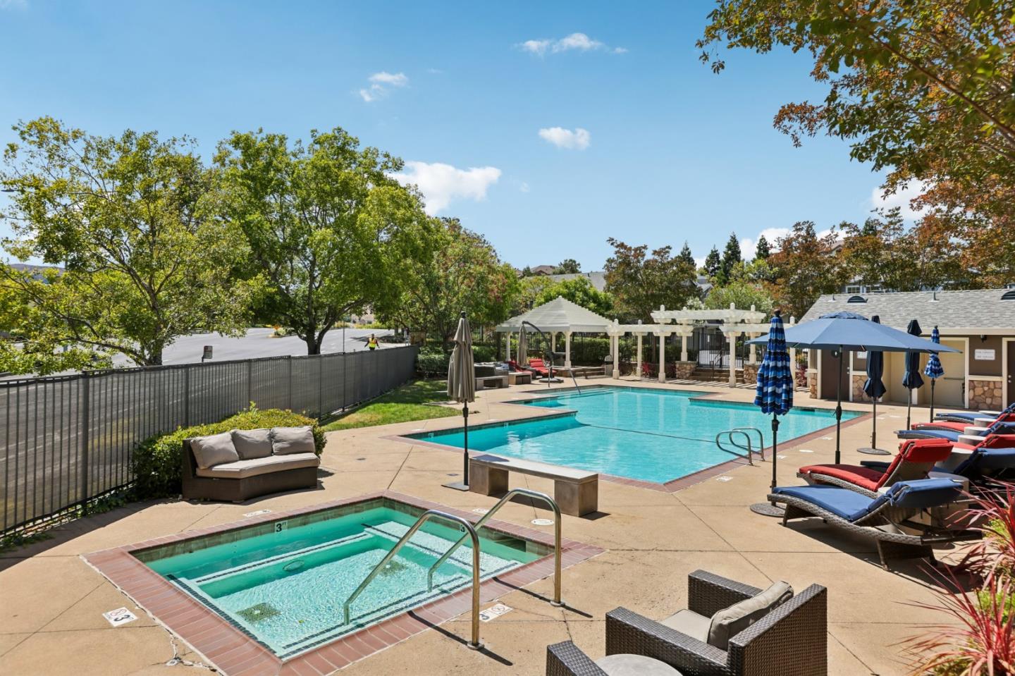 702 Destiny LN