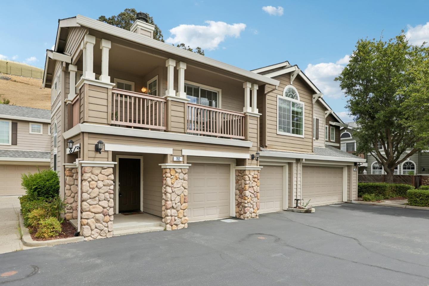 702 Destiny LN