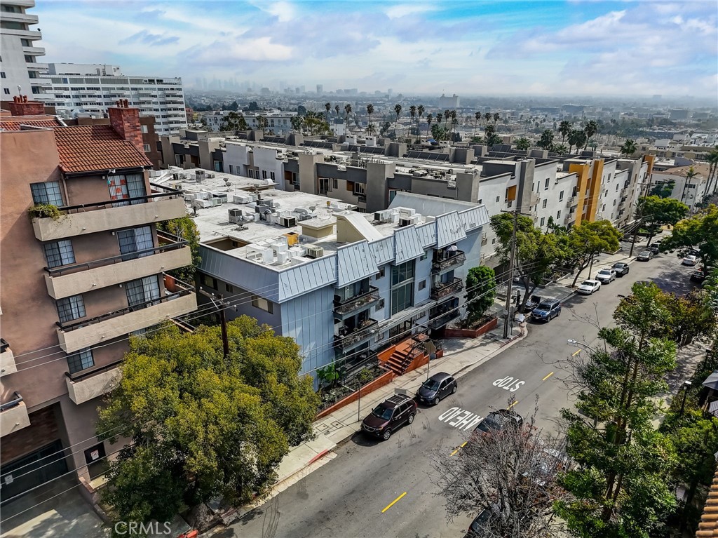 1734 N Fuller Ave 308