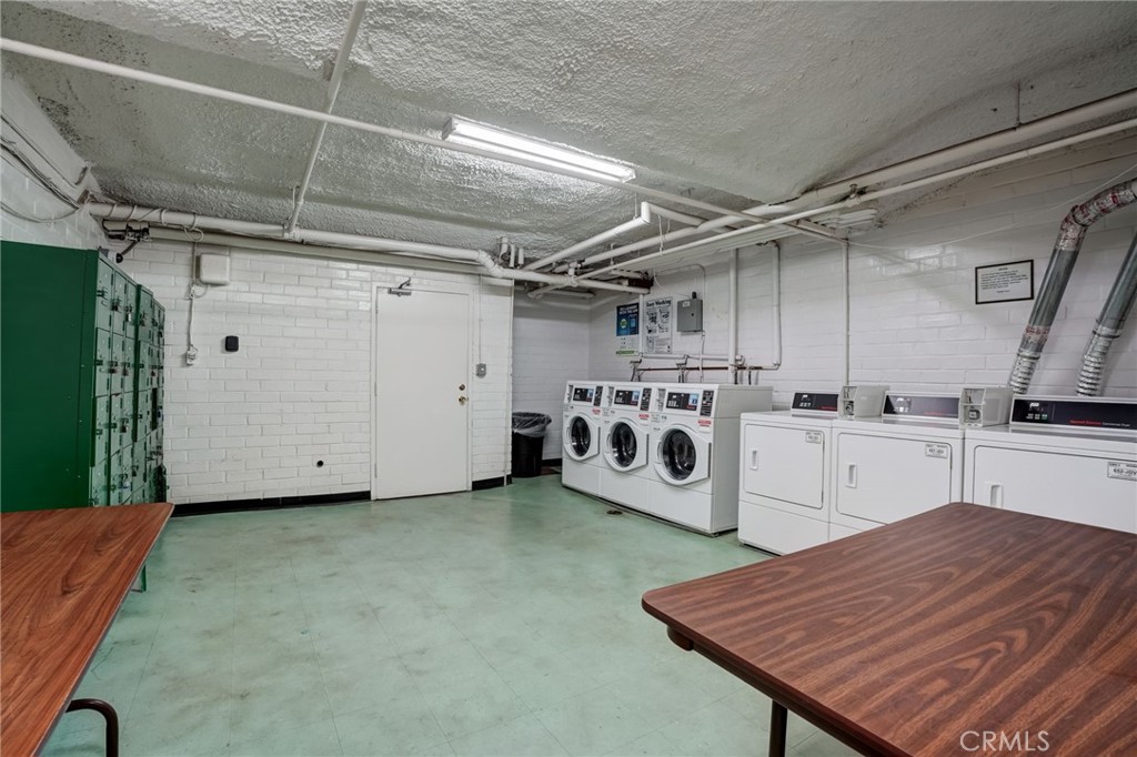 1734 N Fuller Ave 308