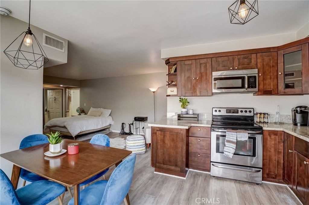 1734 N Fuller Ave 308