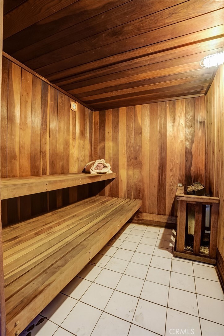 1734 N Fuller Ave 308