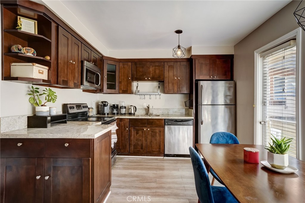 1734 N Fuller Ave 308