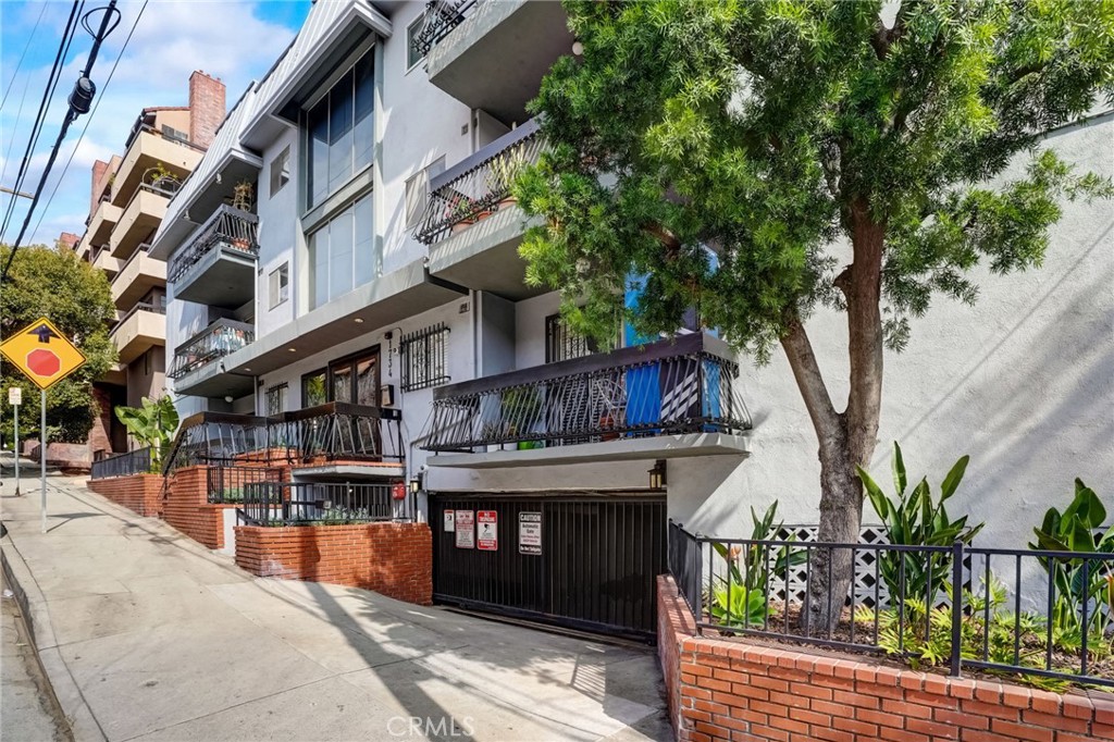 1734 N Fuller Ave 308