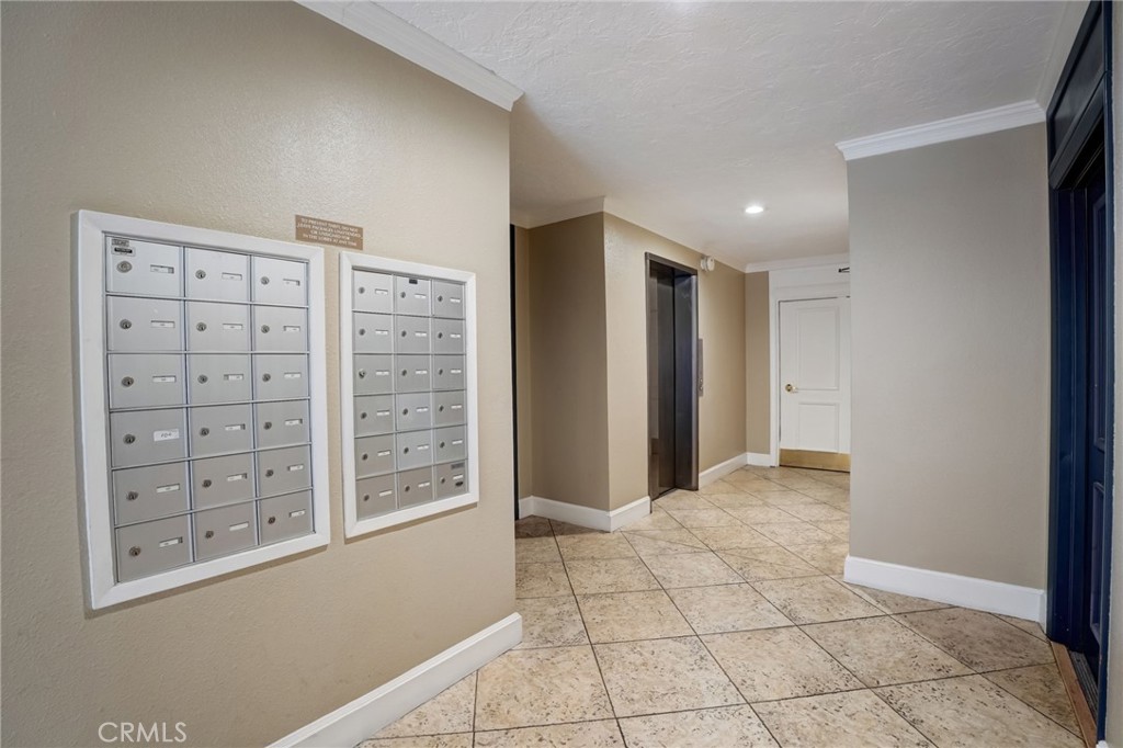 1734 N Fuller Ave 308