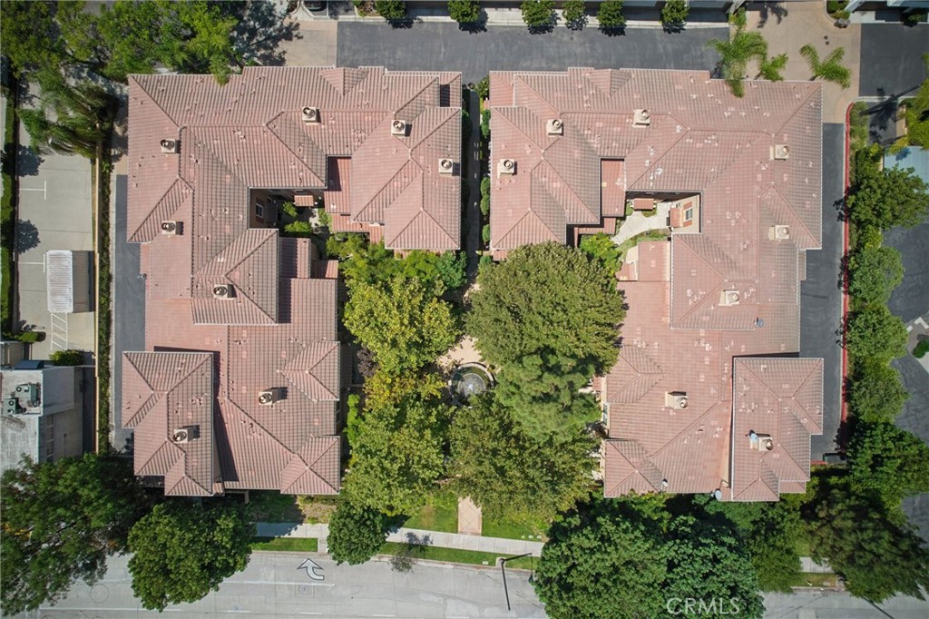 453 N Altadena Drive 5