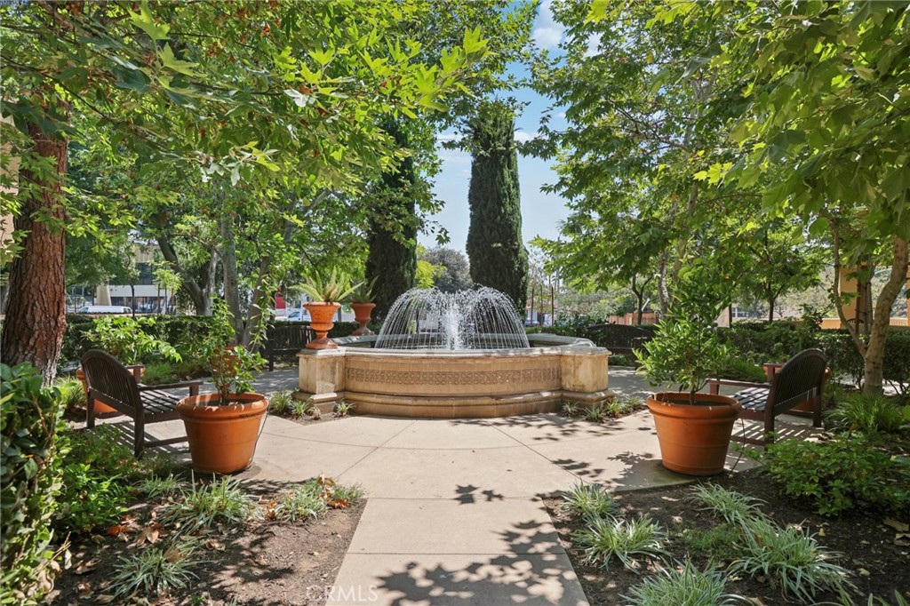 453 N Altadena Drive 5