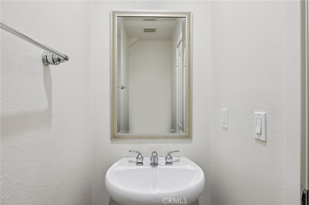 453 N Altadena Drive 5