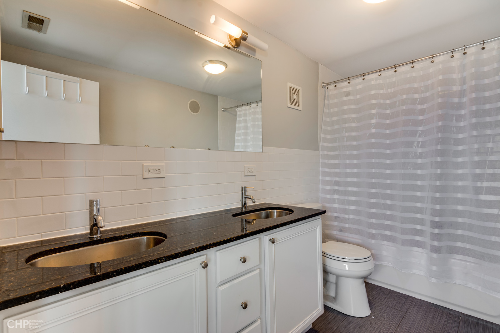 4751 N Artesian Avenue Unit: 401