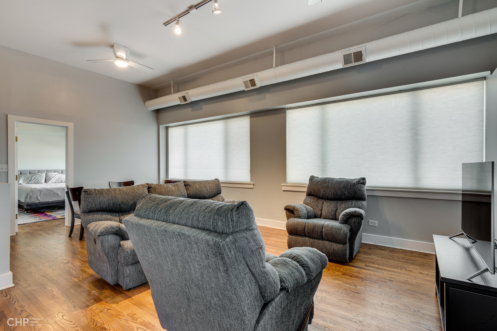 4751 N Artesian Avenue Unit: 401