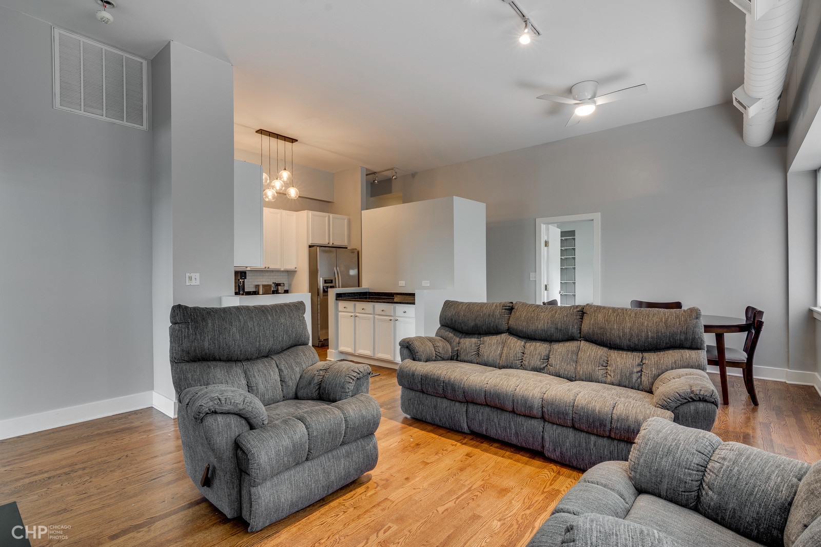 4751 N Artesian Avenue Unit: 401