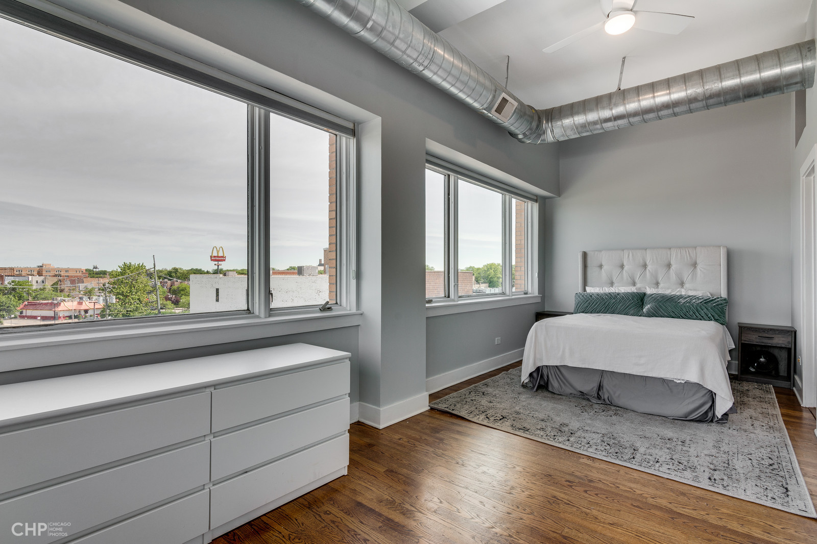 4751 N Artesian Avenue Unit: 401