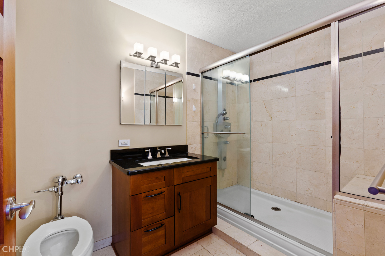 330 W Diversey Parkway Unit: 807-809