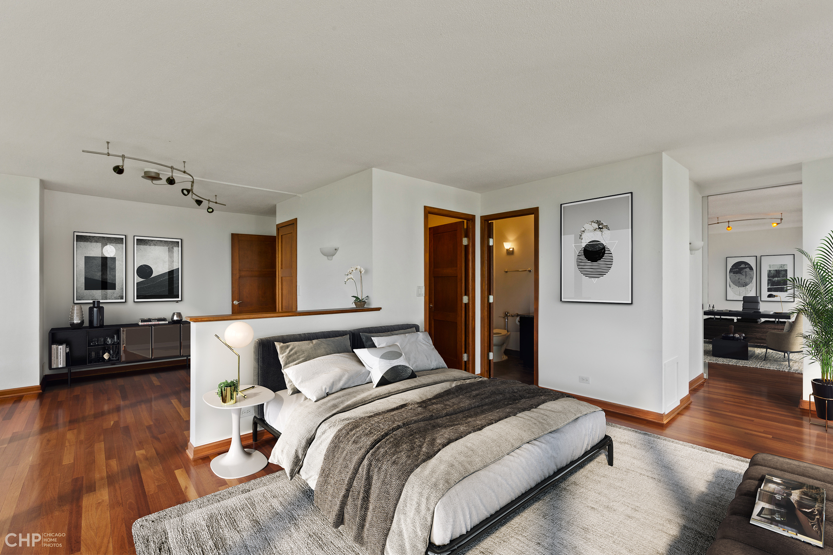 330 W Diversey Parkway Unit: 807-809