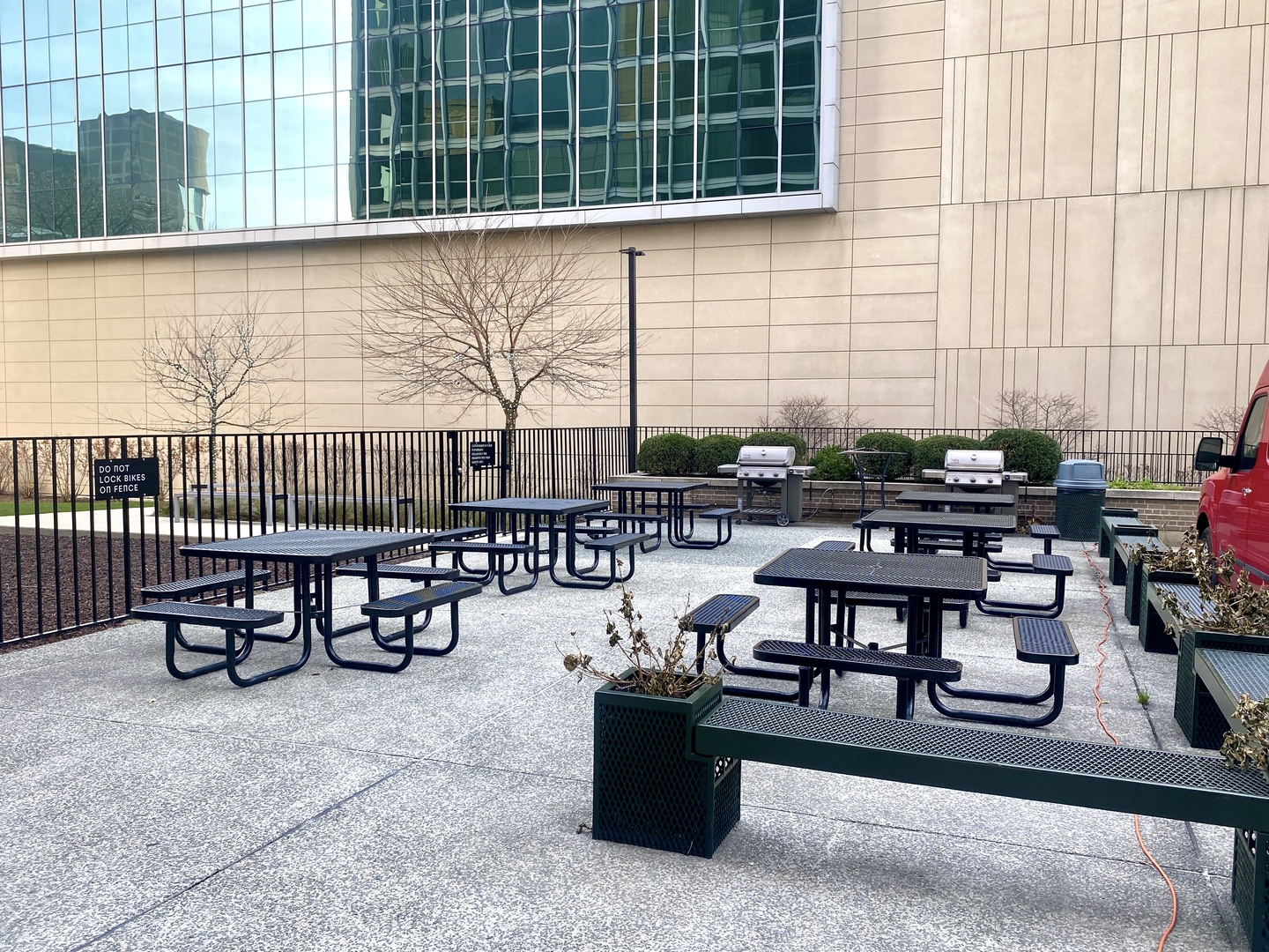 330 W Diversey Parkway Unit: 807-809