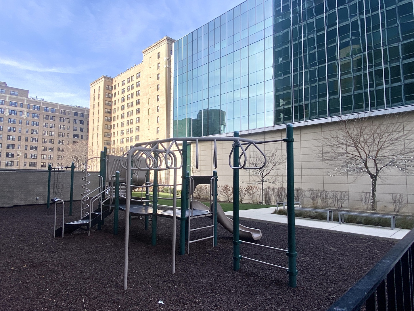 330 W Diversey Parkway Unit: 807-809