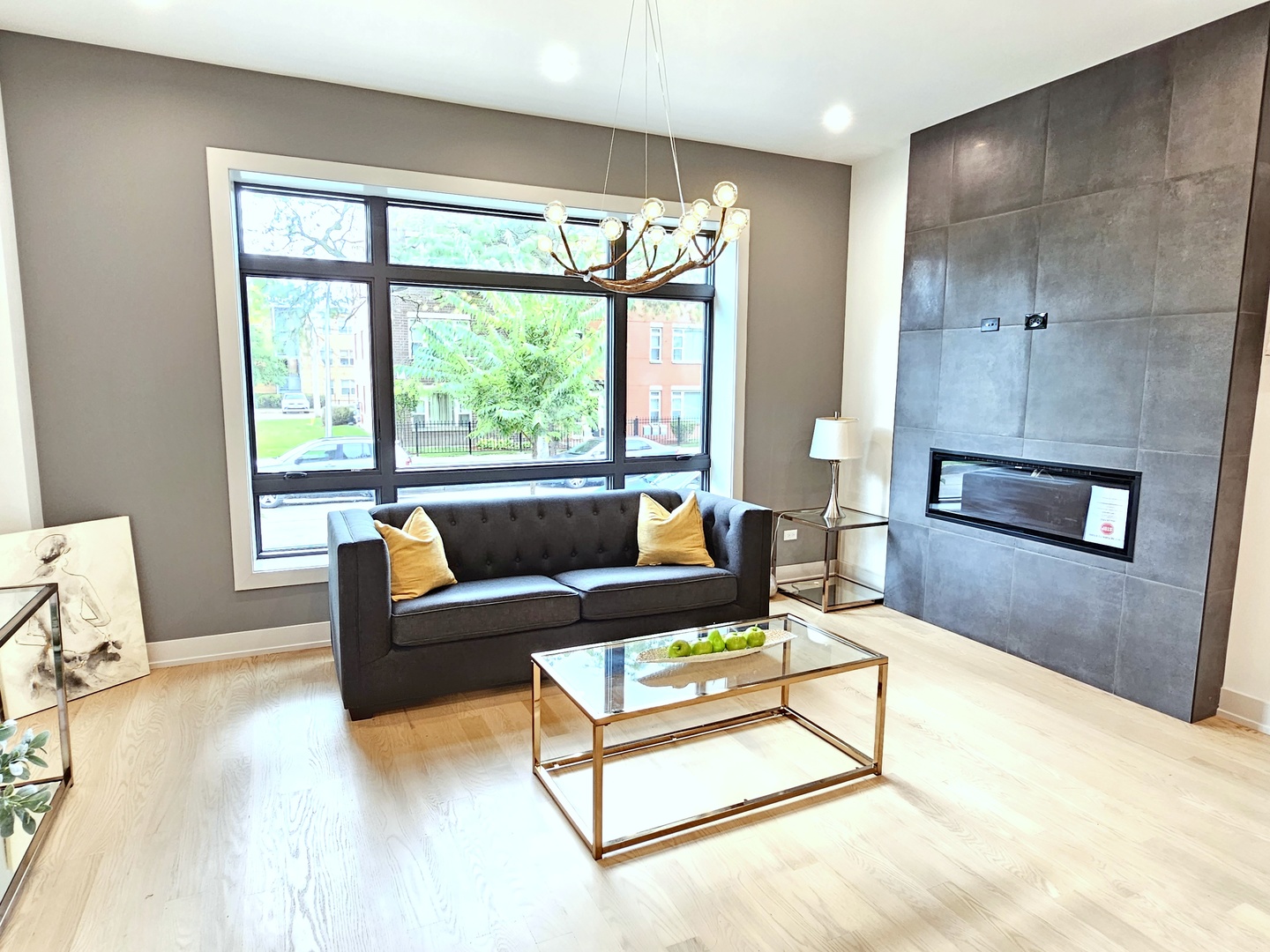 1334 W Grenshaw Street Unit: 1-WEST