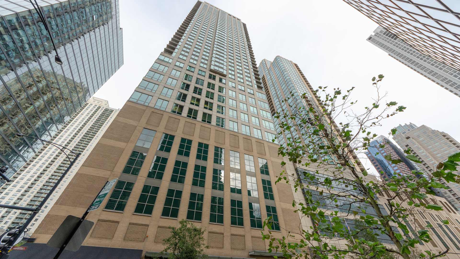 2 E Erie Street Unit: 3607