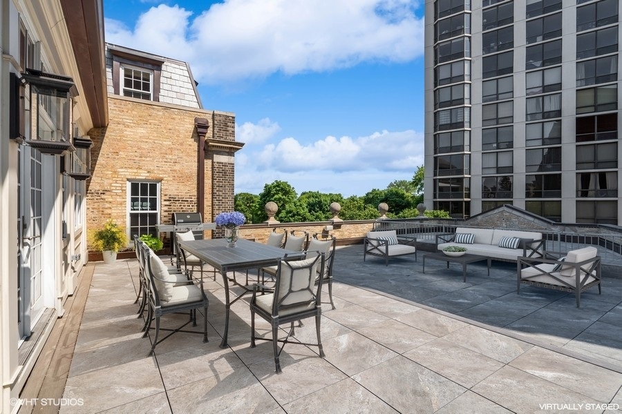 2700 N Lakeview Avenue Unit: 2