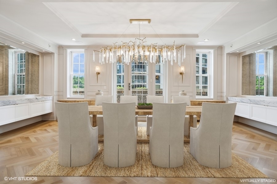 2700 N Lakeview Avenue Unit: 2