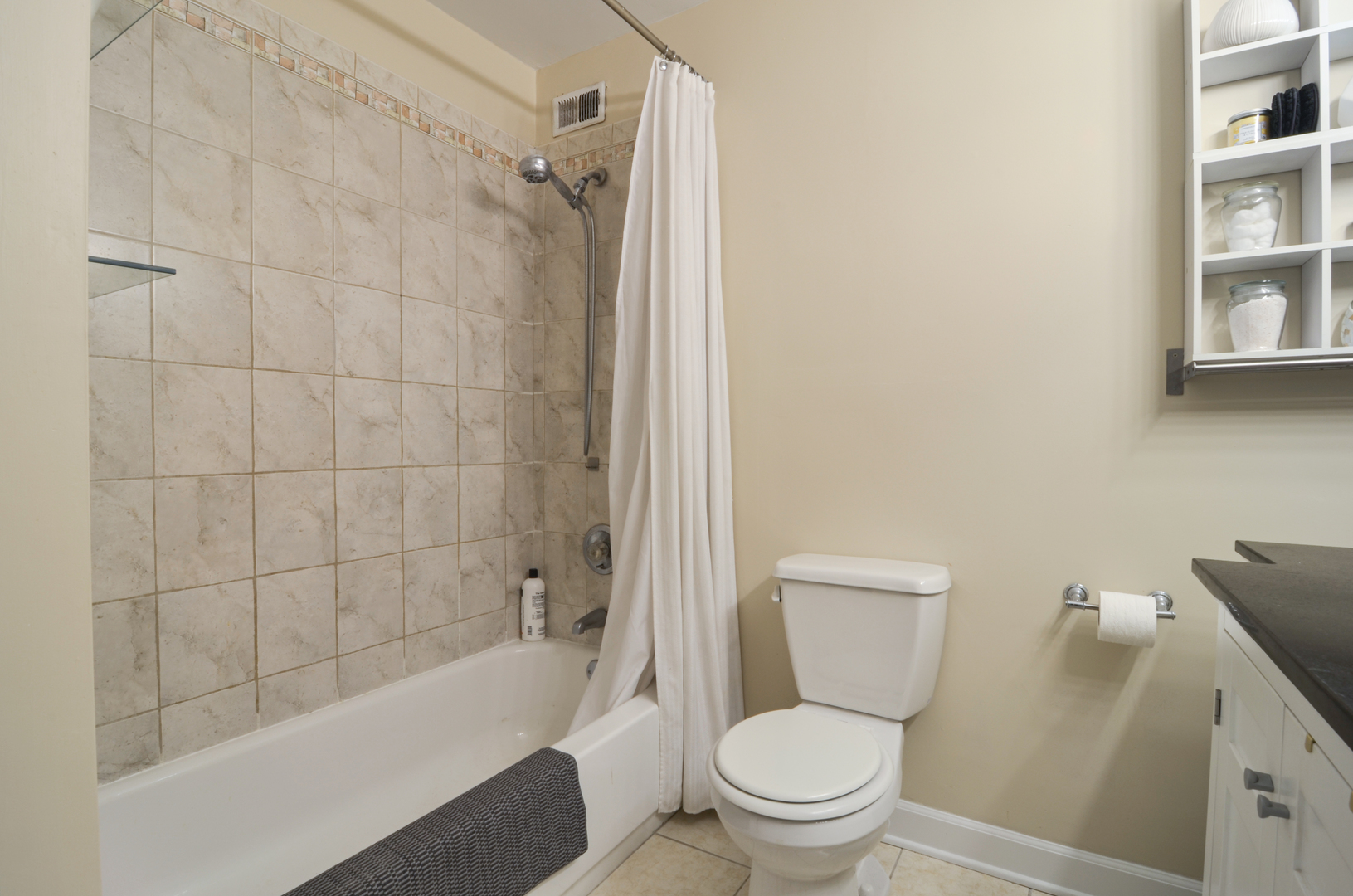 405 N Wabash Avenue Unit: 114