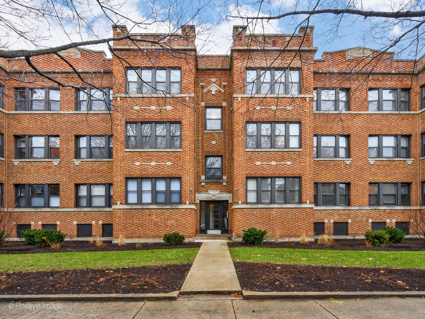 4017 N Southport Avenue Unit: 1