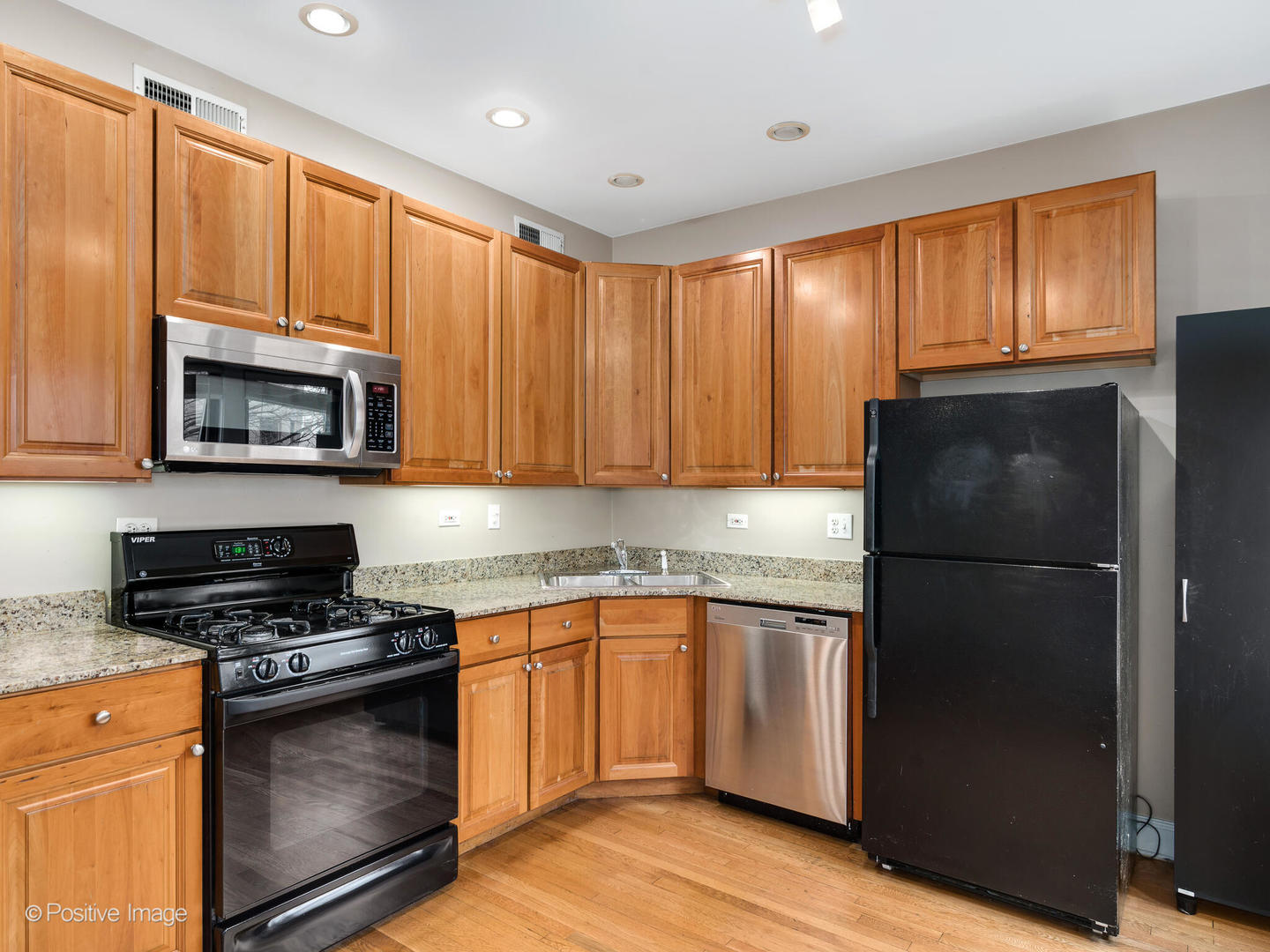 4017 N Southport Avenue Unit: 1