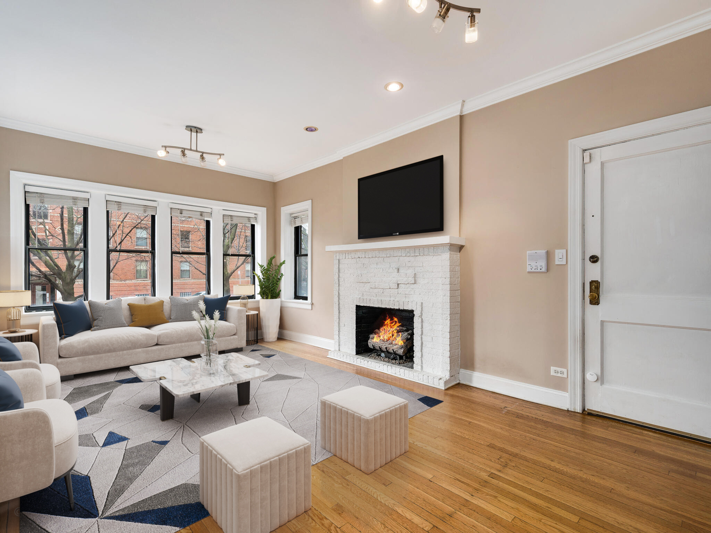 4017 N Southport Avenue Unit: 1