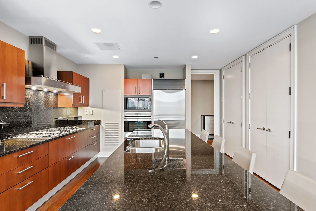 401 N Wabash Avenue Unit: 36H