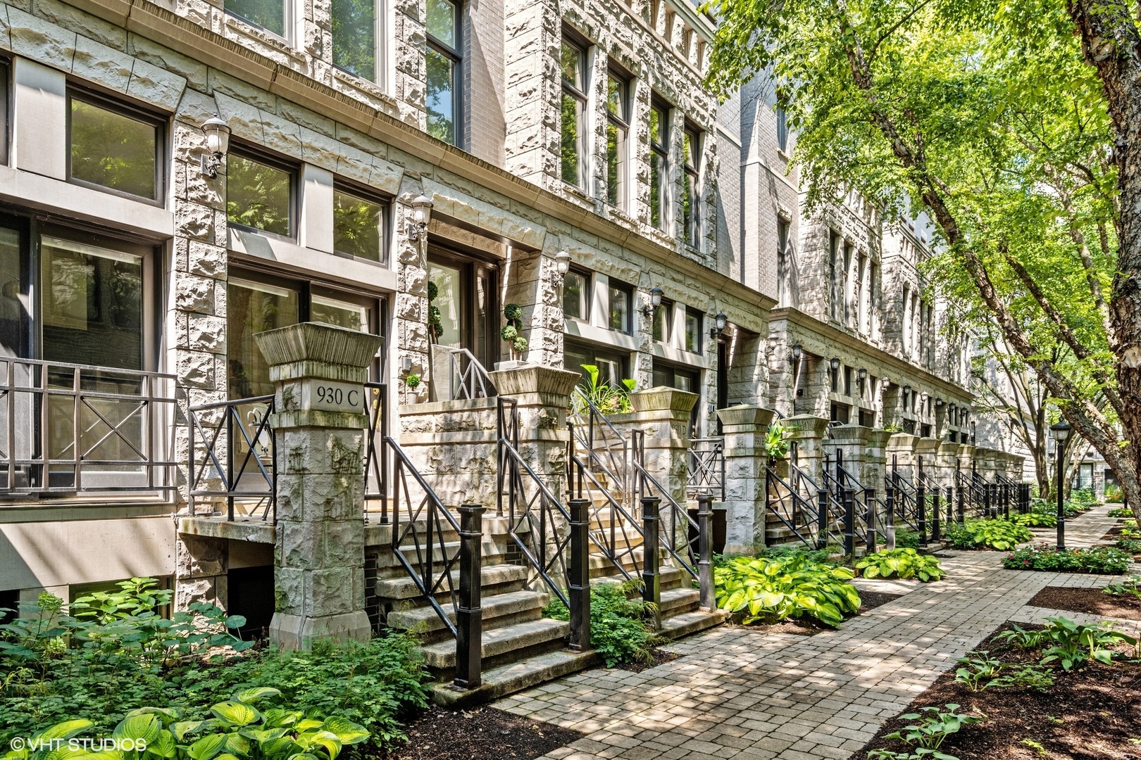 930 N Clark Street Unit: C