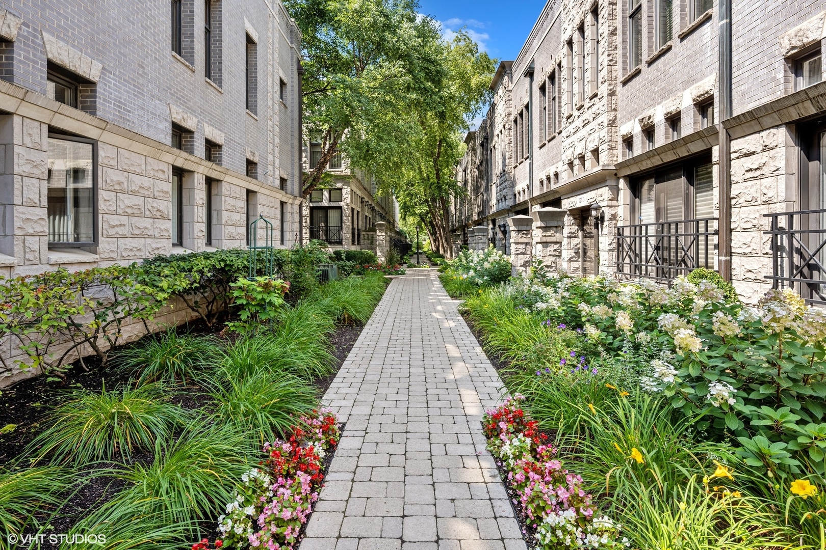 930 N Clark Street Unit: C