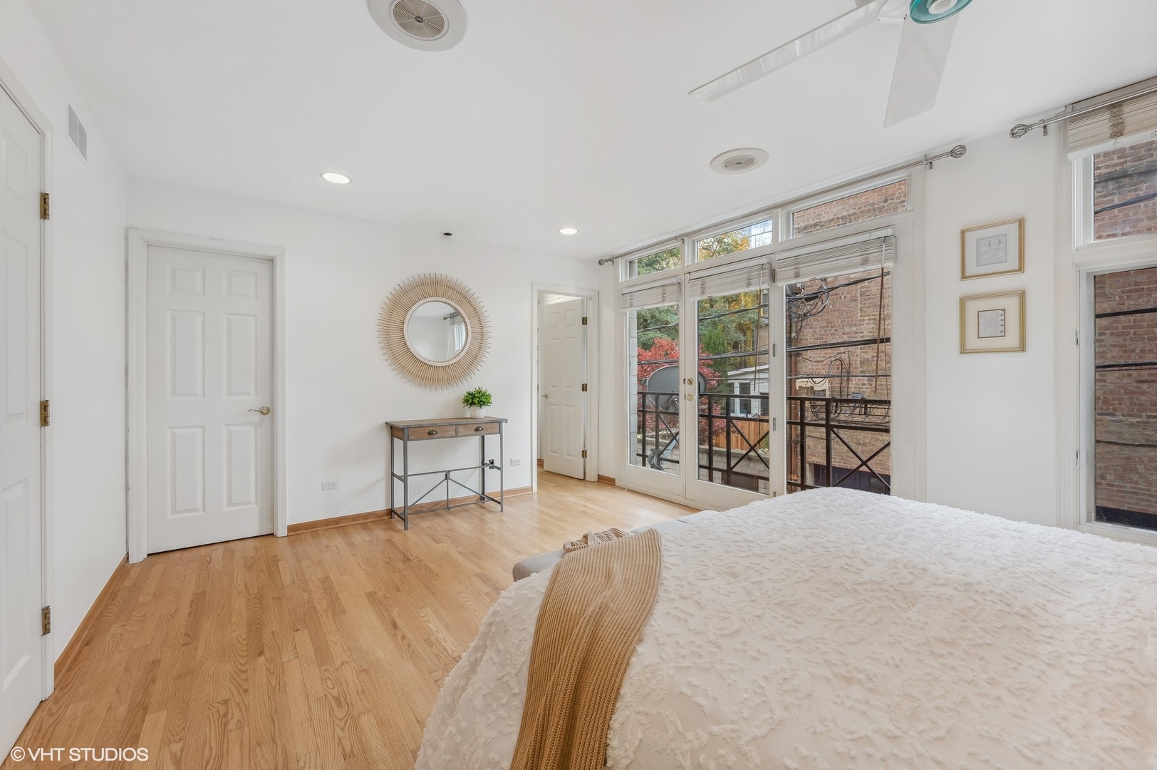 930 N Clark Street Unit: C