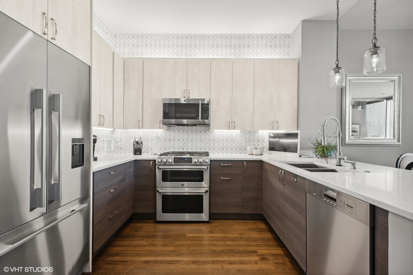 500 W Superior Street Unit: 1713