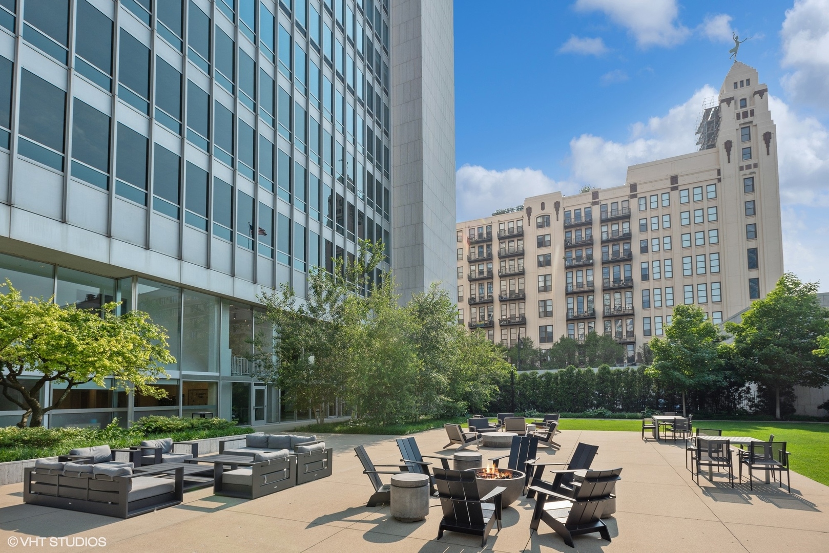 500 W Superior Street Unit: 1713