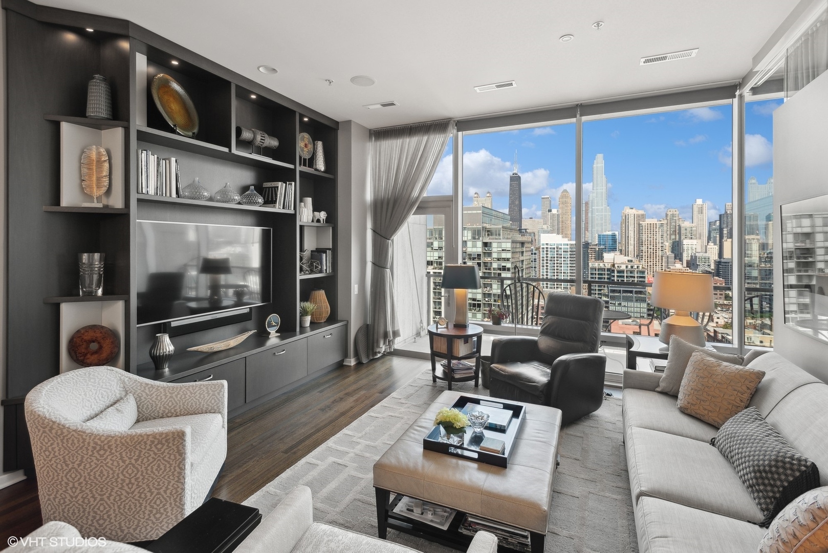 500 W Superior Street Unit: 1713