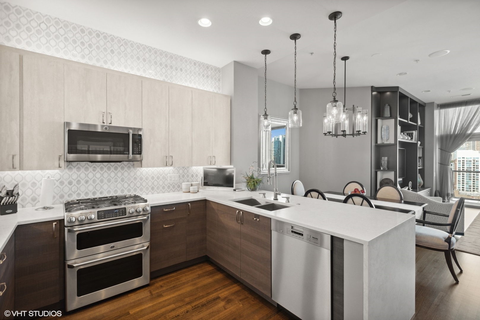 500 W Superior Street Unit: 1713