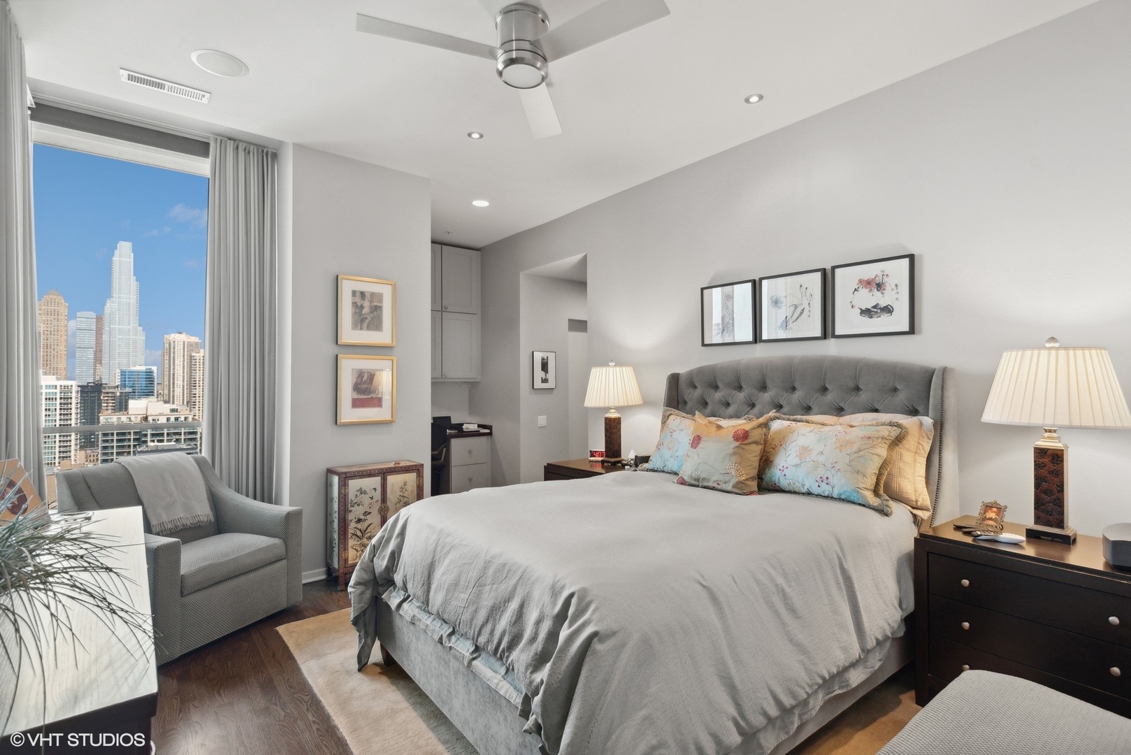 500 W Superior Street Unit: 1713