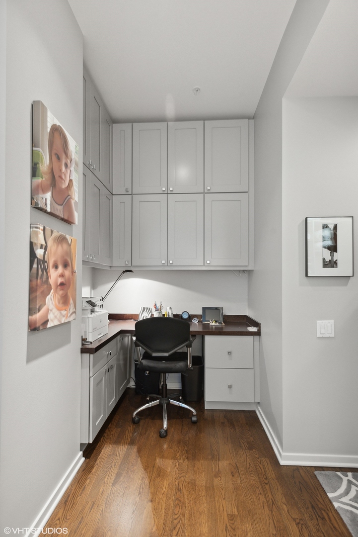 500 W Superior Street Unit: 1713