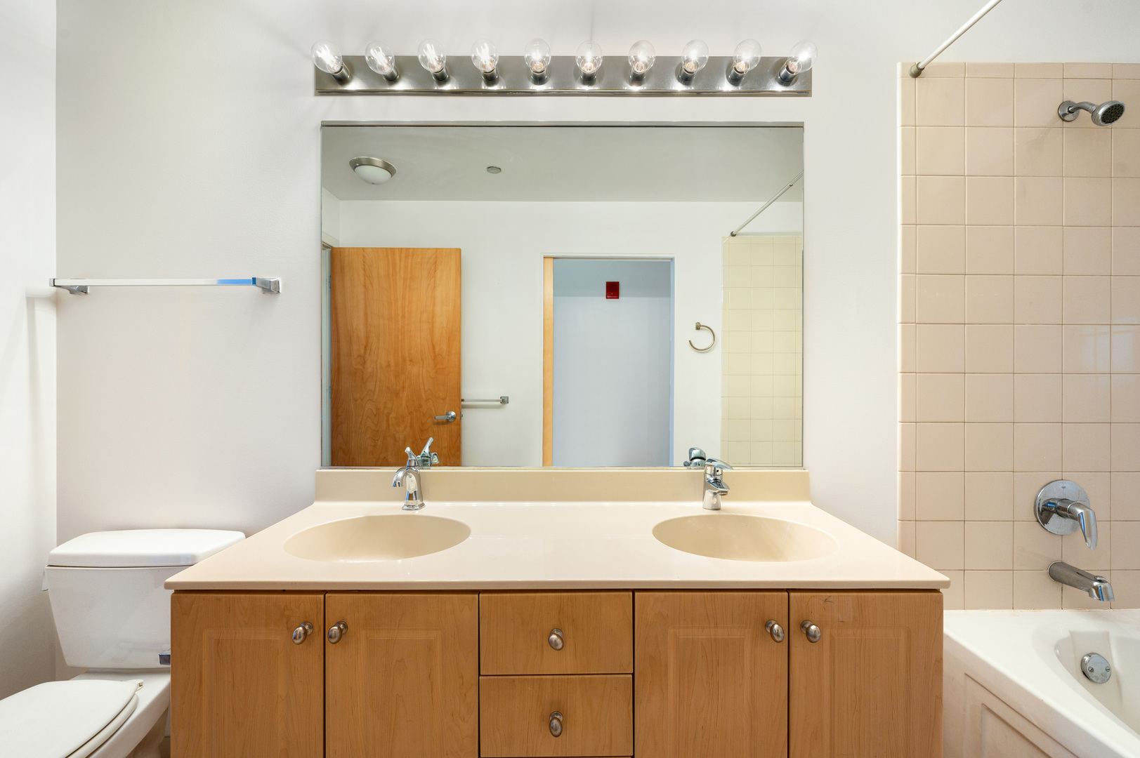 1720 S Michigan Avenue Unit: 1012