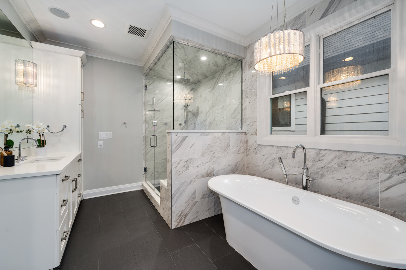 2907 N Seeley Avenue