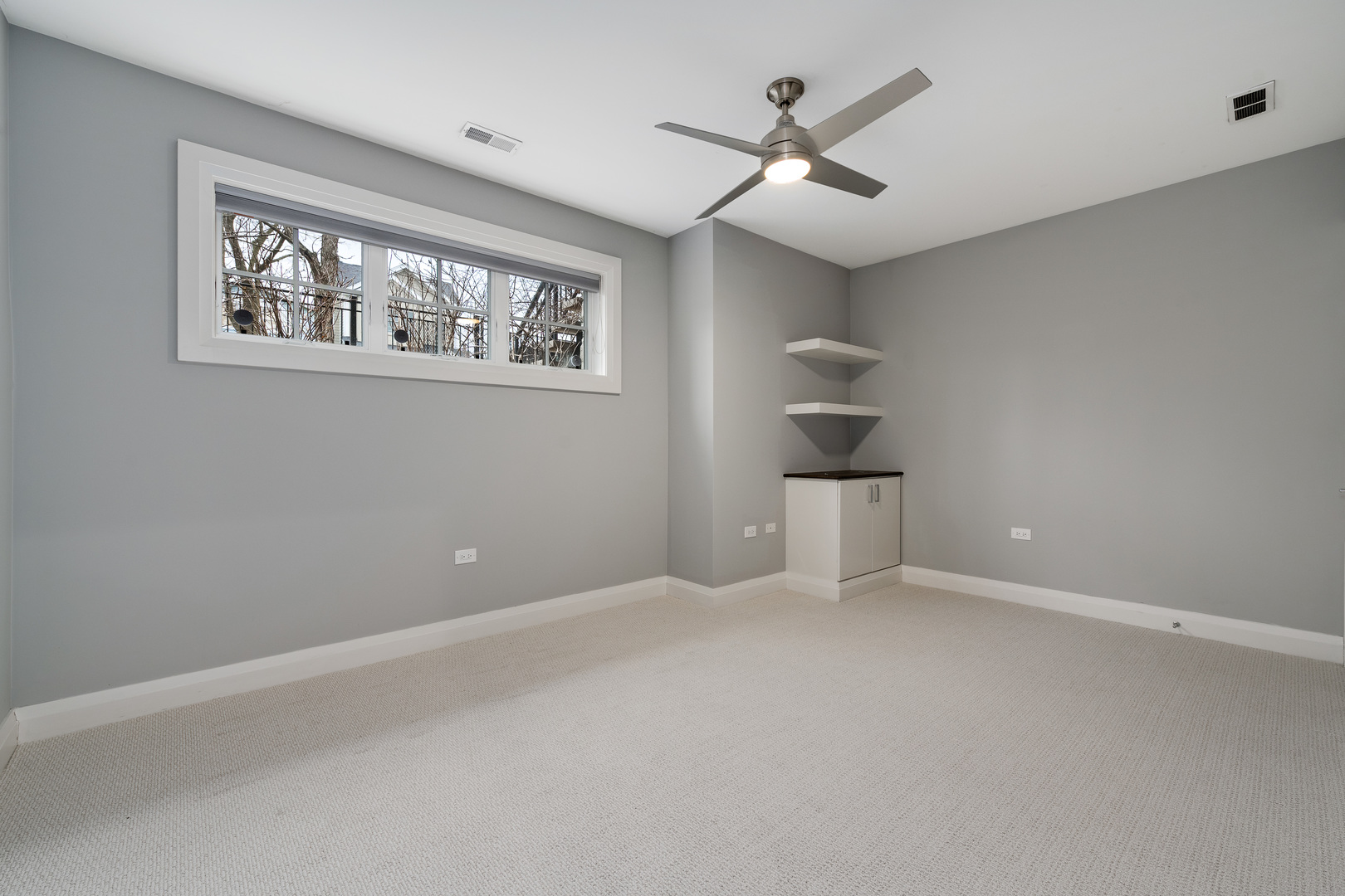 2907 N Seeley Avenue