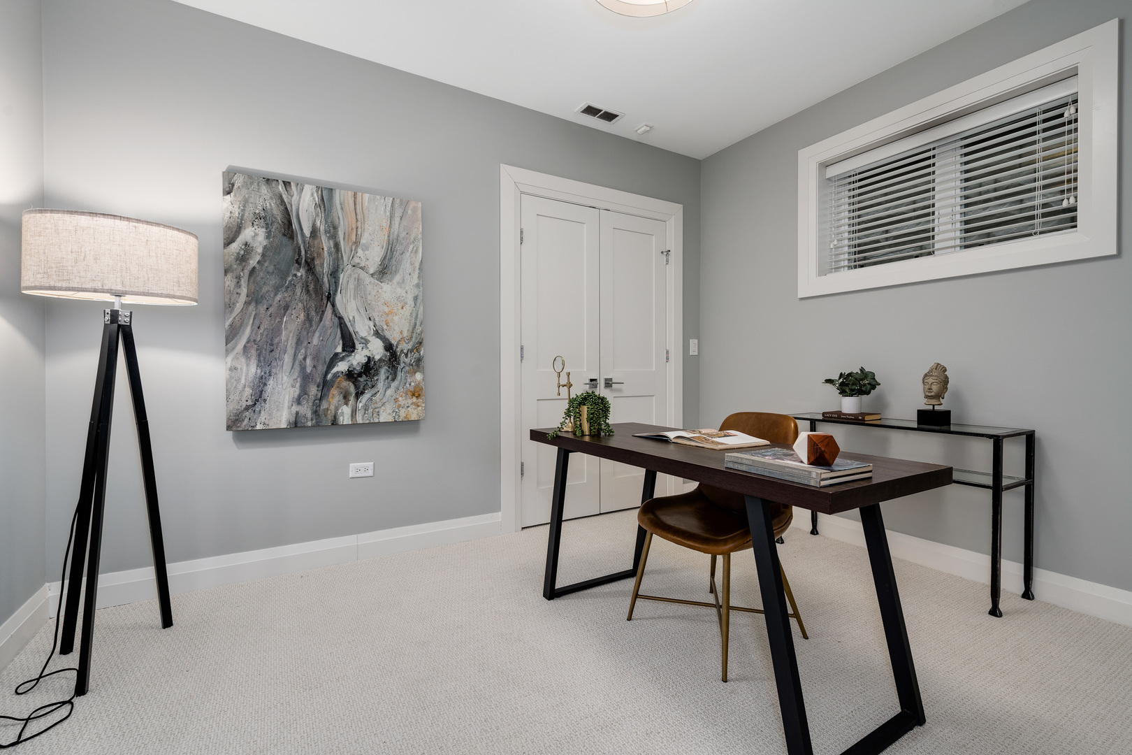 2907 N Seeley Avenue