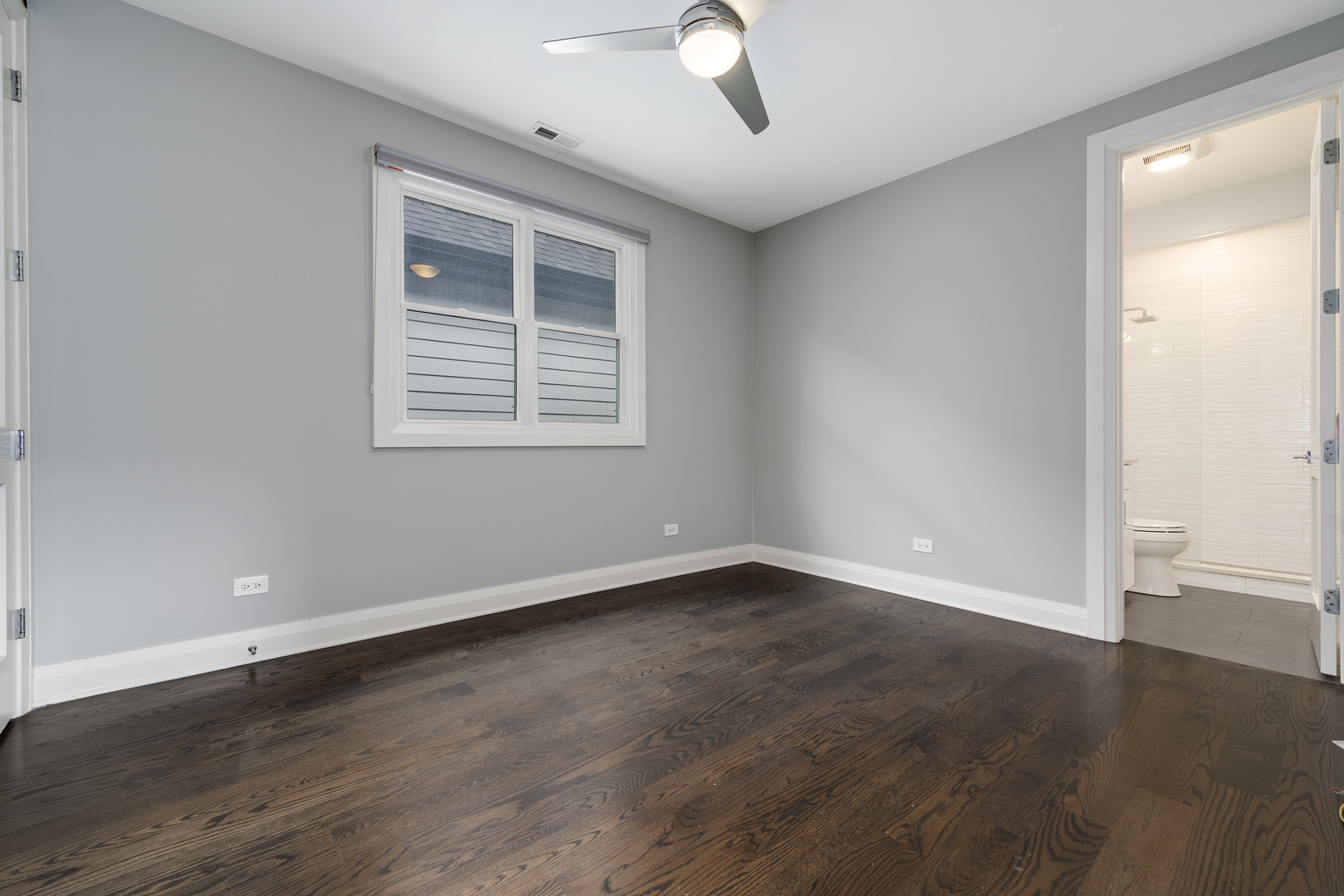 2907 N Seeley Avenue